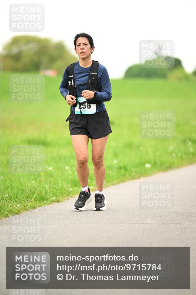 10.05.2026 - 8. Wedeler Halbmarathon Dr. Thomas Lammeyer http://msf.ph/oto/9715784 10.05.2026 12:29:30 Laufen 256 meine-sportfotos.de