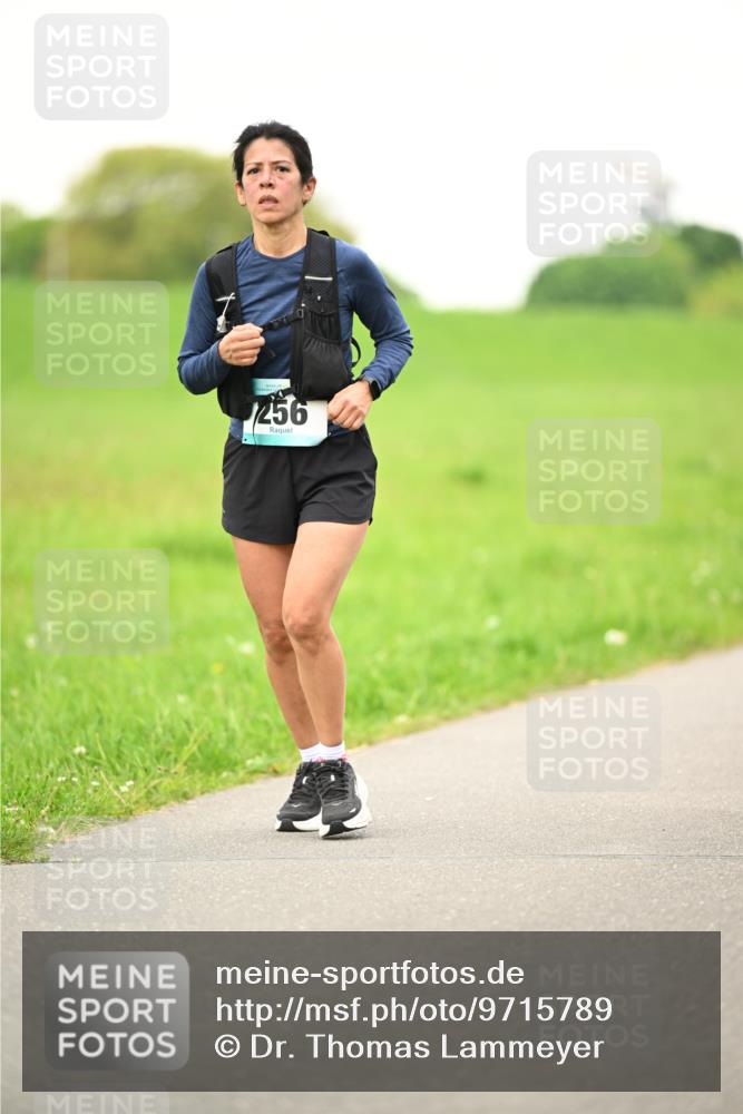10.05.2026 - 8. Wedeler Halbmarathon Dr. Thomas Lammeyer http://msf.ph/oto/9715789 10.05.2026 12:29:31 Laufen 256 meine-sportfotos.de