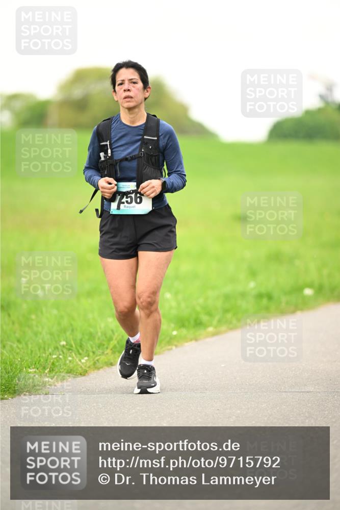 10.05.2026 - 8. Wedeler Halbmarathon Dr. Thomas Lammeyer http://msf.ph/oto/9715792 10.05.2026 12:29:31 Laufen 256 meine-sportfotos.de
