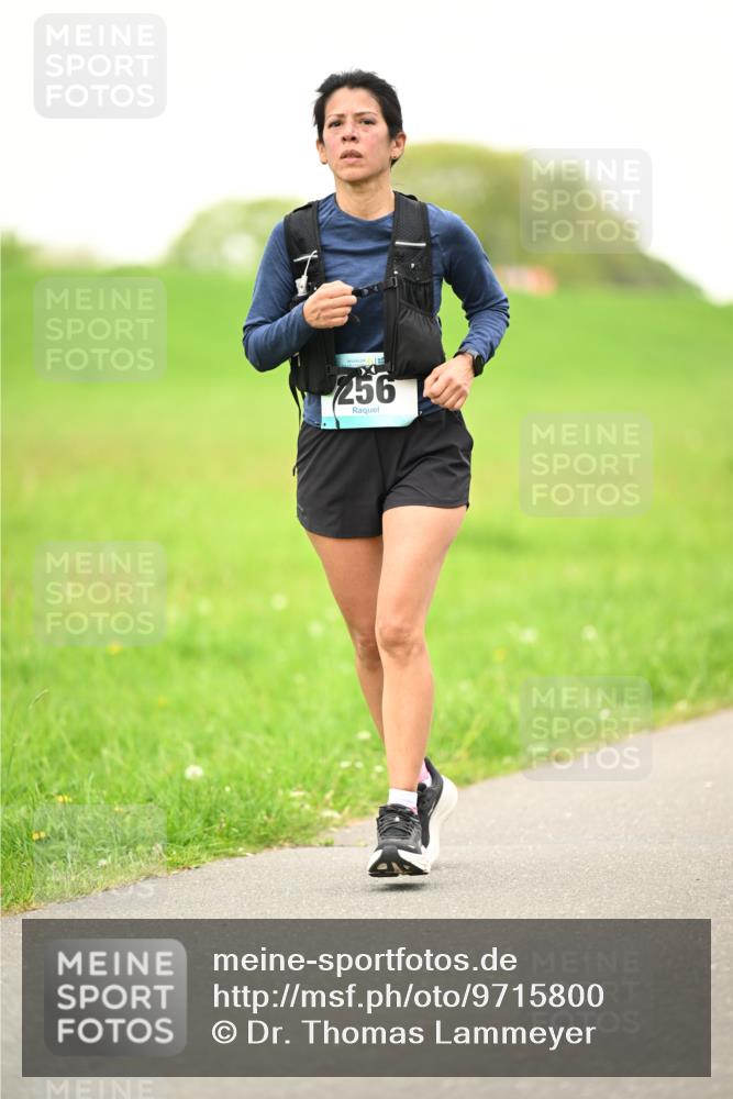 10.05.2026 - 8. Wedeler Halbmarathon Dr. Thomas Lammeyer http://msf.ph/oto/9715800 10.05.2026 12:29:31 Laufen 256 meine-sportfotos.de