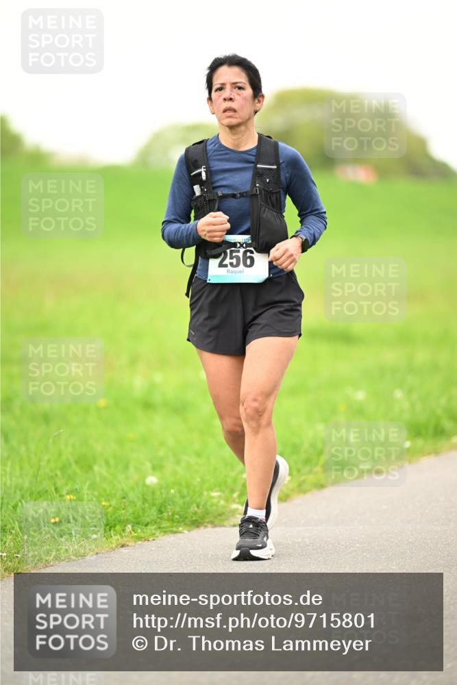 10.05.2026 - 8. Wedeler Halbmarathon Dr. Thomas Lammeyer http://msf.ph/oto/9715801 10.05.2026 12:29:32 Laufen 256 meine-sportfotos.de