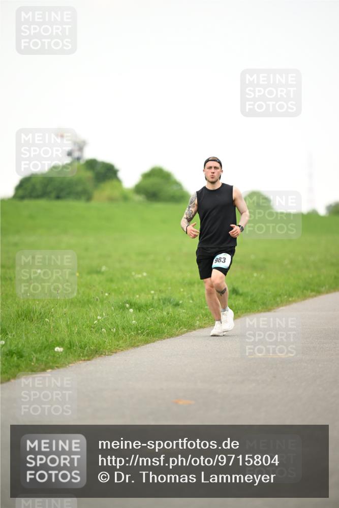 10.05.2026 - 8. Wedeler Halbmarathon Dr. Thomas Lammeyer http://msf.ph/oto/9715804 10.05.2026 12:30:02 Laufen 983 meine-sportfotos.de