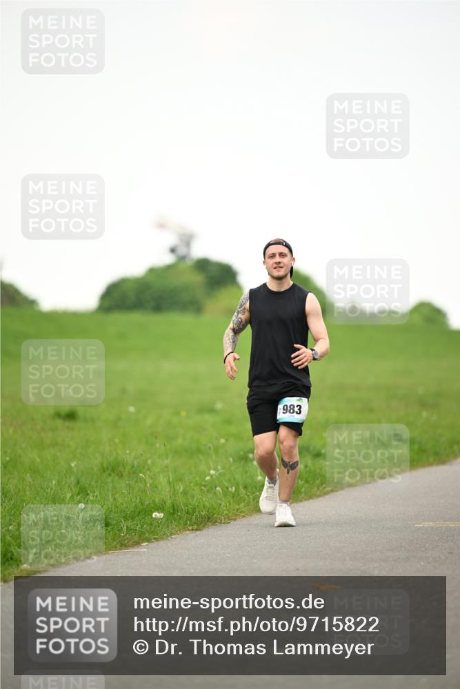 10.05.2026 - 8. Wedeler Halbmarathon Dr. Thomas Lammeyer http://msf.ph/oto/9715822 10.05.2026 12:30:04 Laufen 983 meine-sportfotos.de