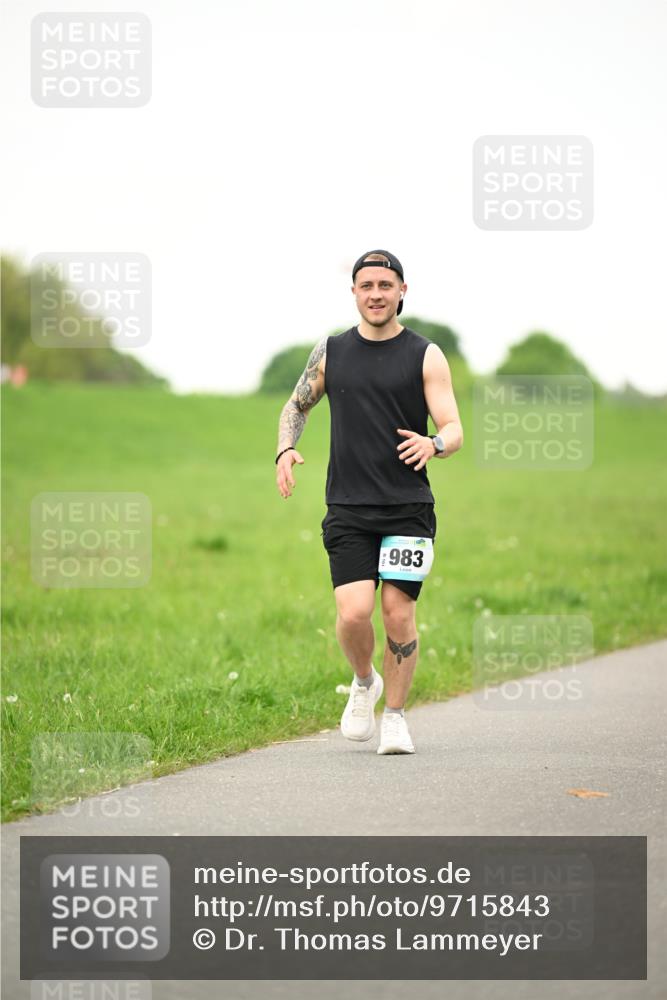 10.05.2026 - 8. Wedeler Halbmarathon Dr. Thomas Lammeyer http://msf.ph/oto/9715843 10.05.2026 12:30:05 Laufen 983 meine-sportfotos.de