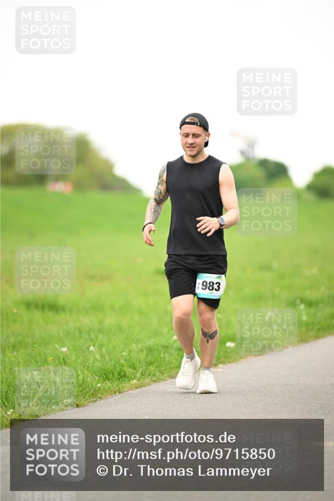 10.05.2026 - 8. Wedeler Halbmarathon Dr. Thomas Lammeyer http://msf.ph/oto/9715850 10.05.2026 12:30:06 Laufen 983 meine-sportfotos.de
