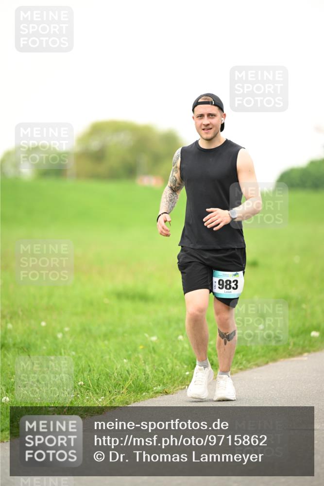 10.05.2026 - 8. Wedeler Halbmarathon Dr. Thomas Lammeyer http://msf.ph/oto/9715862 10.05.2026 12:30:07 Laufen 983 meine-sportfotos.de