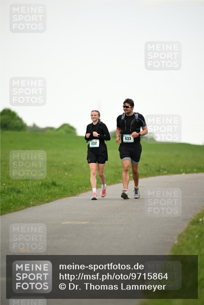 10.05.2026 - 8. Wedeler Halbmarathon Dr. Thomas Lammeyer http://msf.ph/oto/9715864 10.05.2026 12:30:18 Laufen 532, 533 meine-sportfotos.de