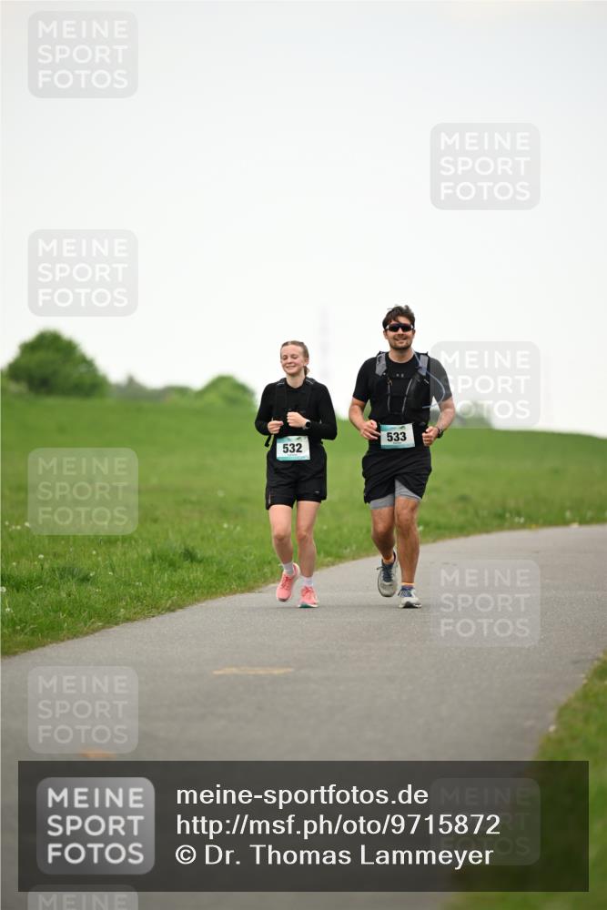10.05.2026 - 8. Wedeler Halbmarathon Dr. Thomas Lammeyer http://msf.ph/oto/9715872 10.05.2026 12:30:18 Laufen 532, 533 meine-sportfotos.de