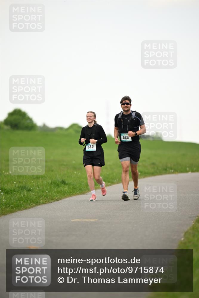 10.05.2026 - 8. Wedeler Halbmarathon Dr. Thomas Lammeyer http://msf.ph/oto/9715874 10.05.2026 12:30:19 Laufen 532, 533 meine-sportfotos.de