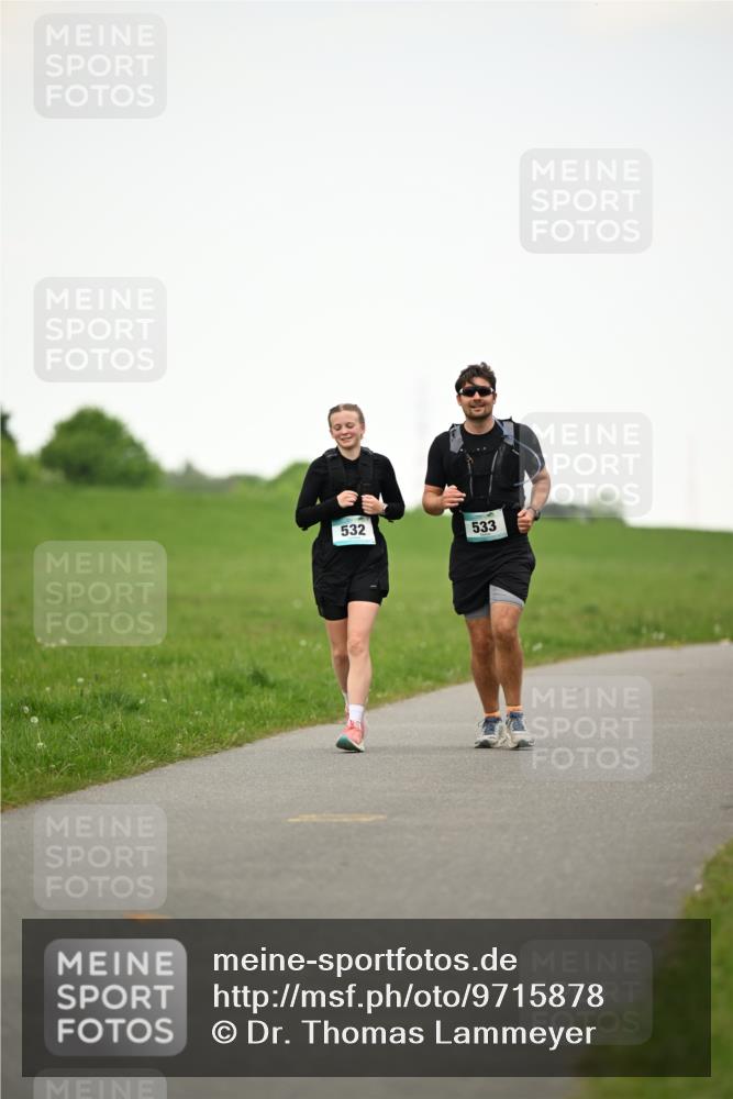 10.05.2026 - 8. Wedeler Halbmarathon Dr. Thomas Lammeyer http://msf.ph/oto/9715878 10.05.2026 12:30:19 Laufen 532, 533 meine-sportfotos.de