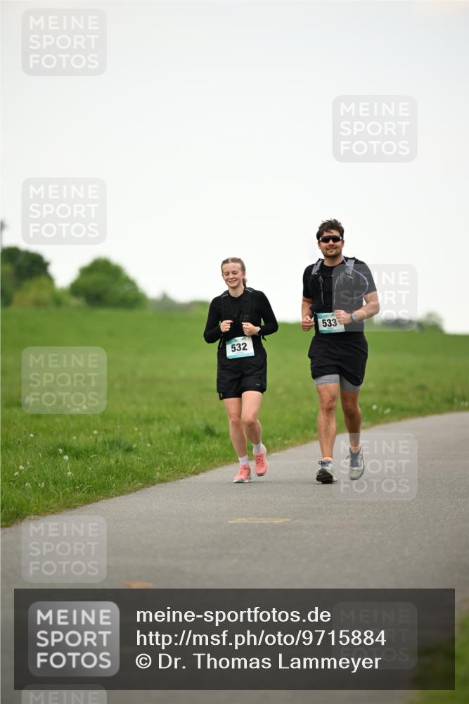10.05.2026 - 8. Wedeler Halbmarathon Dr. Thomas Lammeyer http://msf.ph/oto/9715884 10.05.2026 12:30:19 Laufen 532, 533 meine-sportfotos.de