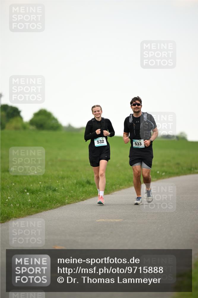10.05.2026 - 8. Wedeler Halbmarathon Dr. Thomas Lammeyer http://msf.ph/oto/9715888 10.05.2026 12:30:20 Laufen 532, 533 meine-sportfotos.de