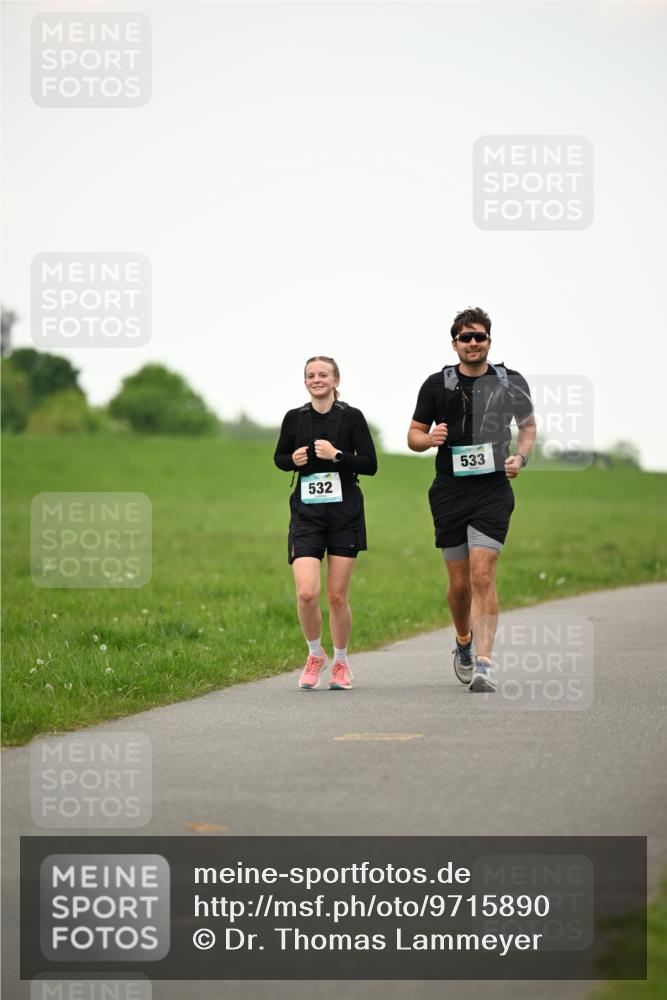 10.05.2026 - 8. Wedeler Halbmarathon Dr. Thomas Lammeyer http://msf.ph/oto/9715890 10.05.2026 12:30:20 Laufen 532, 533 meine-sportfotos.de