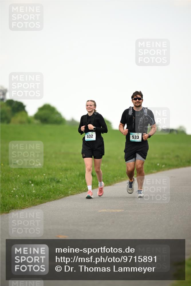 10.05.2026 - 8. Wedeler Halbmarathon Dr. Thomas Lammeyer http://msf.ph/oto/9715891 10.05.2026 12:30:20 Laufen 532, 533 meine-sportfotos.de