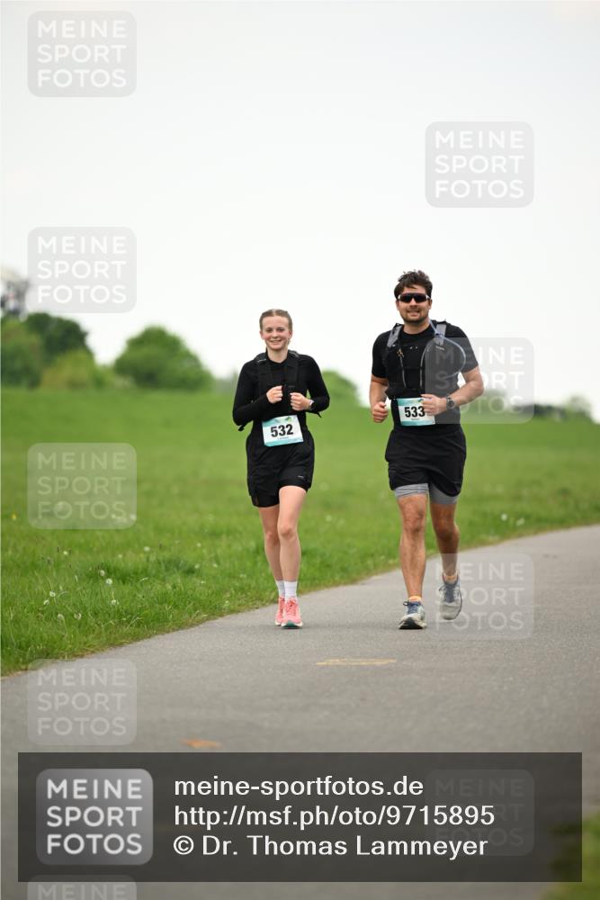 10.05.2026 - 8. Wedeler Halbmarathon Dr. Thomas Lammeyer http://msf.ph/oto/9715895 10.05.2026 12:30:20 Laufen 533, 532 meine-sportfotos.de