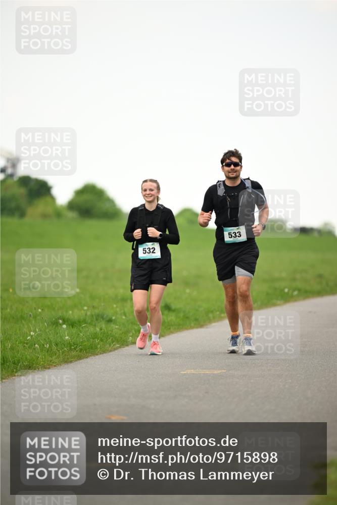10.05.2026 - 8. Wedeler Halbmarathon Dr. Thomas Lammeyer http://msf.ph/oto/9715898 10.05.2026 12:30:20 Laufen 533, 532 meine-sportfotos.de
