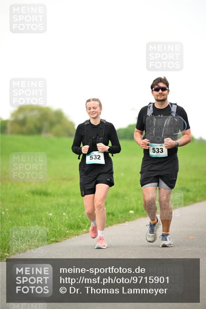 10.05.2026 - 8. Wedeler Halbmarathon Dr. Thomas Lammeyer http://msf.ph/oto/9715901 10.05.2026 12:30:25 Laufen 532, 533 meine-sportfotos.de