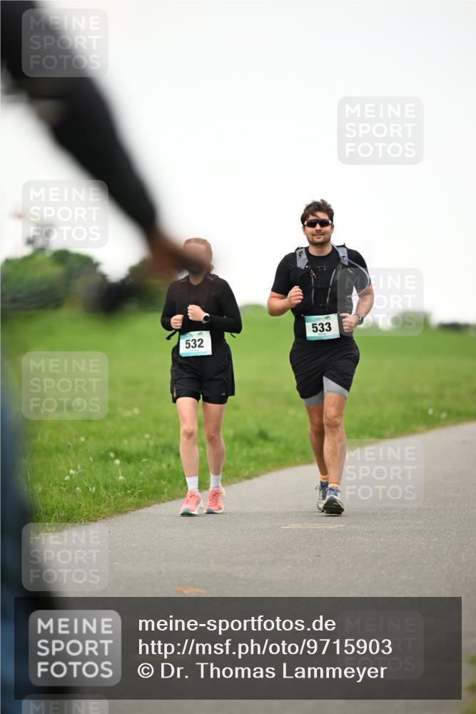 10.05.2026 - 8. Wedeler Halbmarathon Dr. Thomas Lammeyer http://msf.ph/oto/9715903 10.05.2026 12:30:21 Laufen 532, 533 meine-sportfotos.de