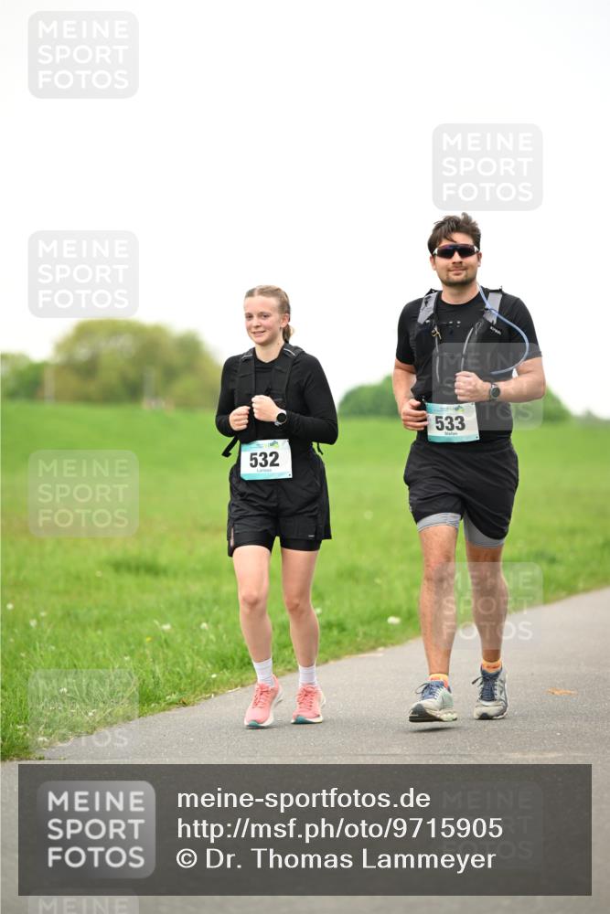 10.05.2026 - 8. Wedeler Halbmarathon Dr. Thomas Lammeyer http://msf.ph/oto/9715905 10.05.2026 12:30:26 Laufen 532, 533 meine-sportfotos.de