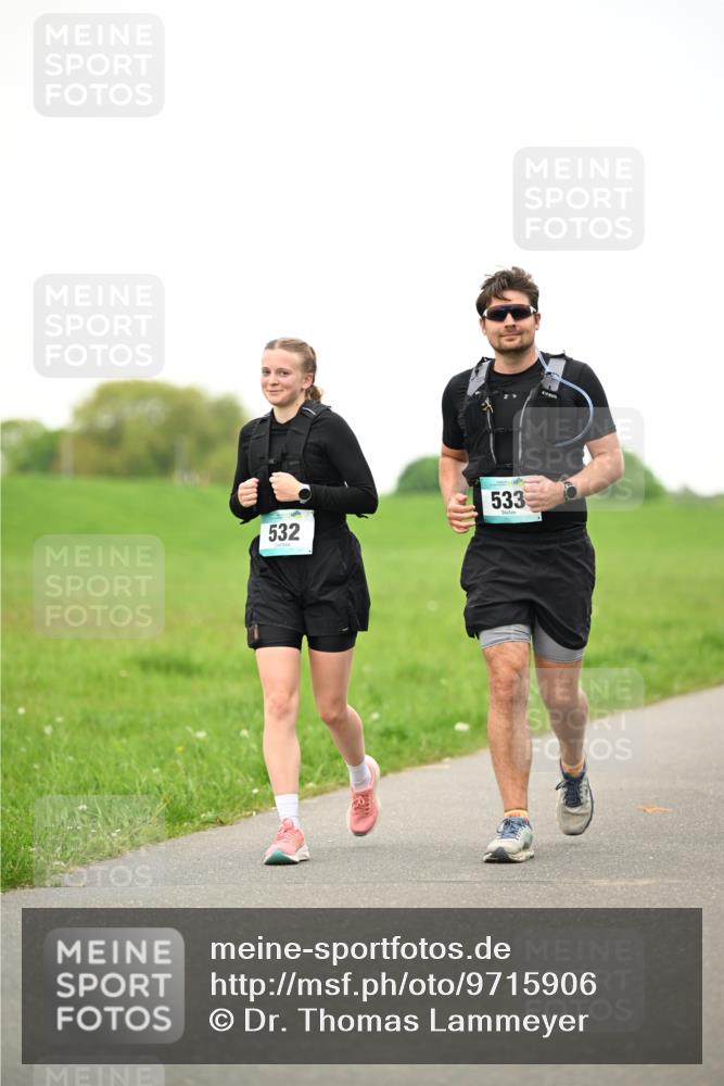 10.05.2026 - 8. Wedeler Halbmarathon Dr. Thomas Lammeyer http://msf.ph/oto/9715906 10.05.2026 12:30:26 Laufen 533, 532 meine-sportfotos.de