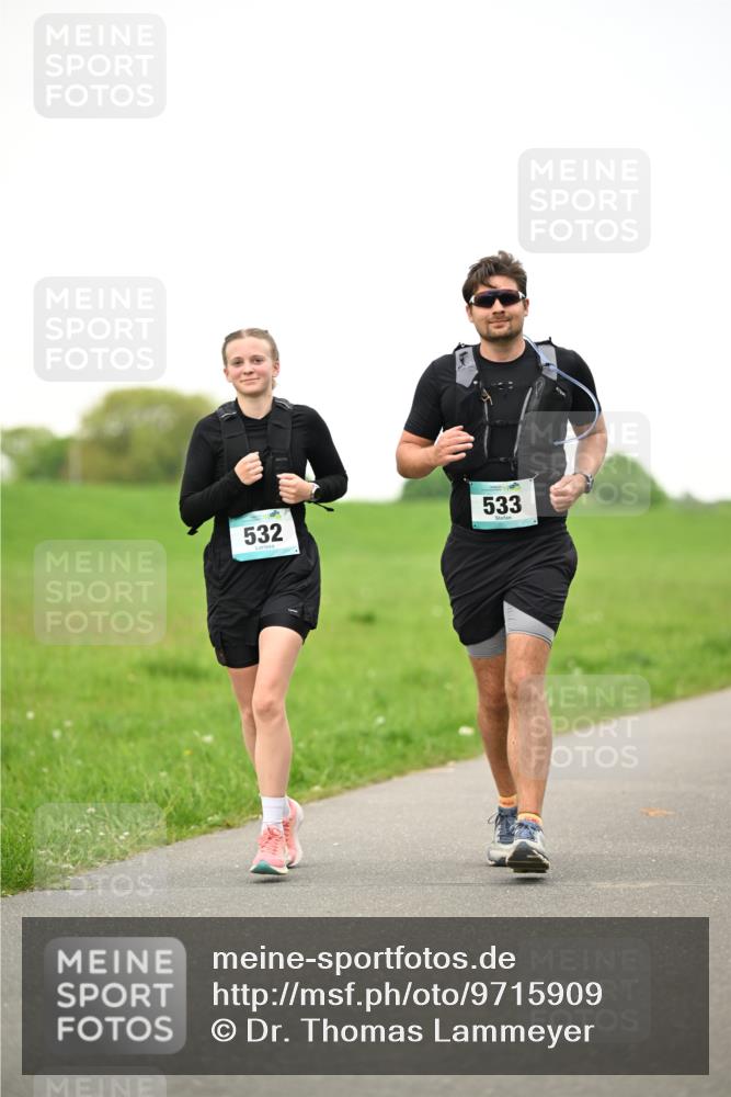 10.05.2026 - 8. Wedeler Halbmarathon Dr. Thomas Lammeyer http://msf.ph/oto/9715909 10.05.2026 12:30:26 Laufen 532, 533 meine-sportfotos.de