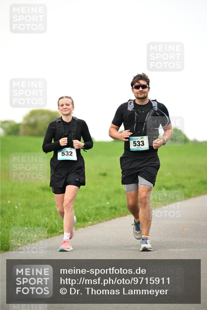 10.05.2026 - 8. Wedeler Halbmarathon Dr. Thomas Lammeyer http://msf.ph/oto/9715911 10.05.2026 12:30:26 Laufen 532, 533 meine-sportfotos.de