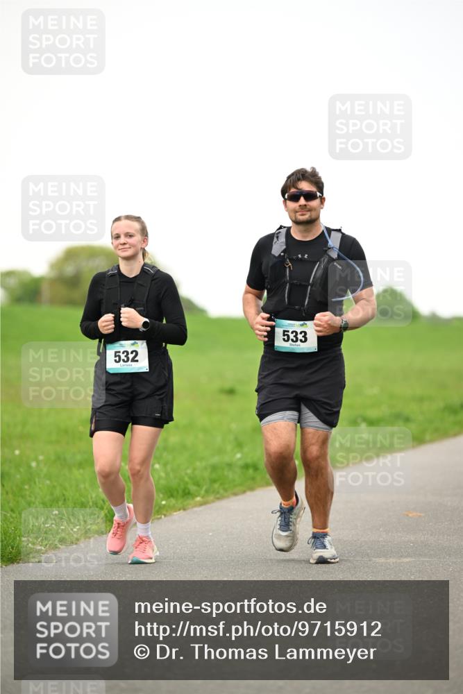 10.05.2026 - 8. Wedeler Halbmarathon Dr. Thomas Lammeyer http://msf.ph/oto/9715912 10.05.2026 12:30:26 Laufen 532, 533 meine-sportfotos.de