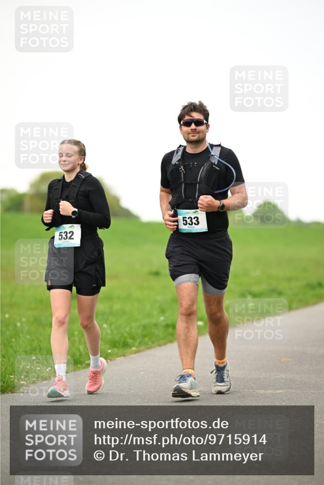 10.05.2026 - 8. Wedeler Halbmarathon Dr. Thomas Lammeyer http://msf.ph/oto/9715914 10.05.2026 12:30:26 Laufen 532, 533 meine-sportfotos.de