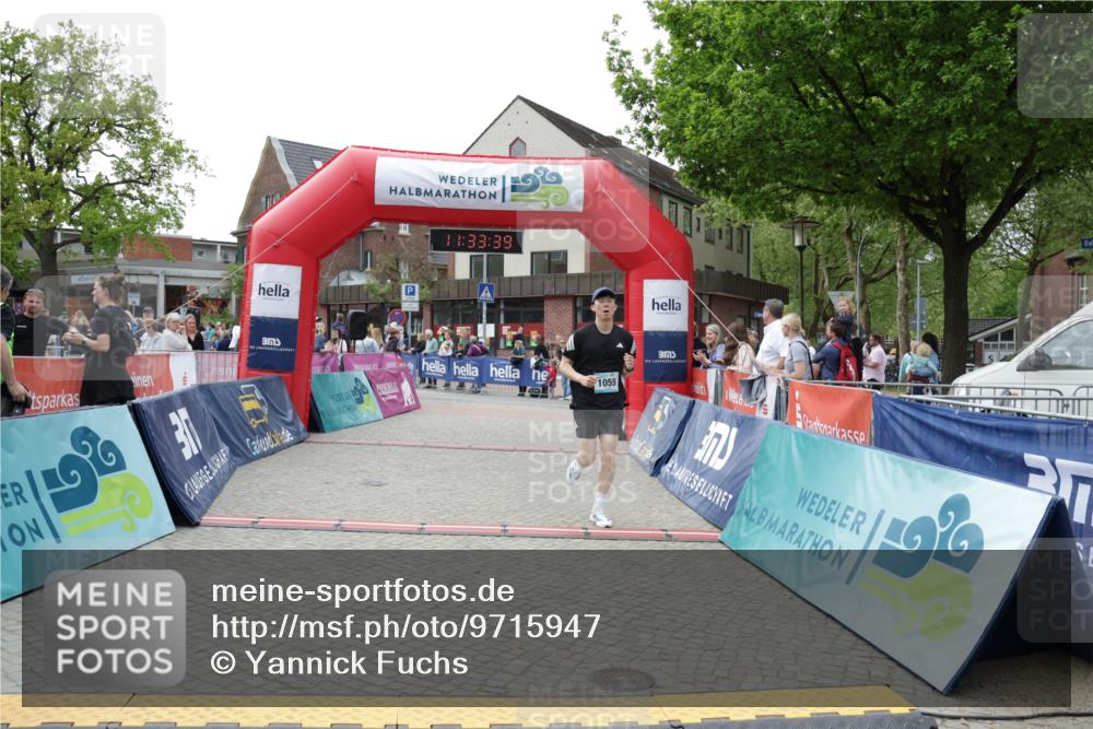 10.05.2026 - 8. Wedeler Halbmarathon Yannick Fuchs http://msf.ph/oto/9715947 10.05.2026 11:33:37 Ziel 1055 meine-sportfotos.de