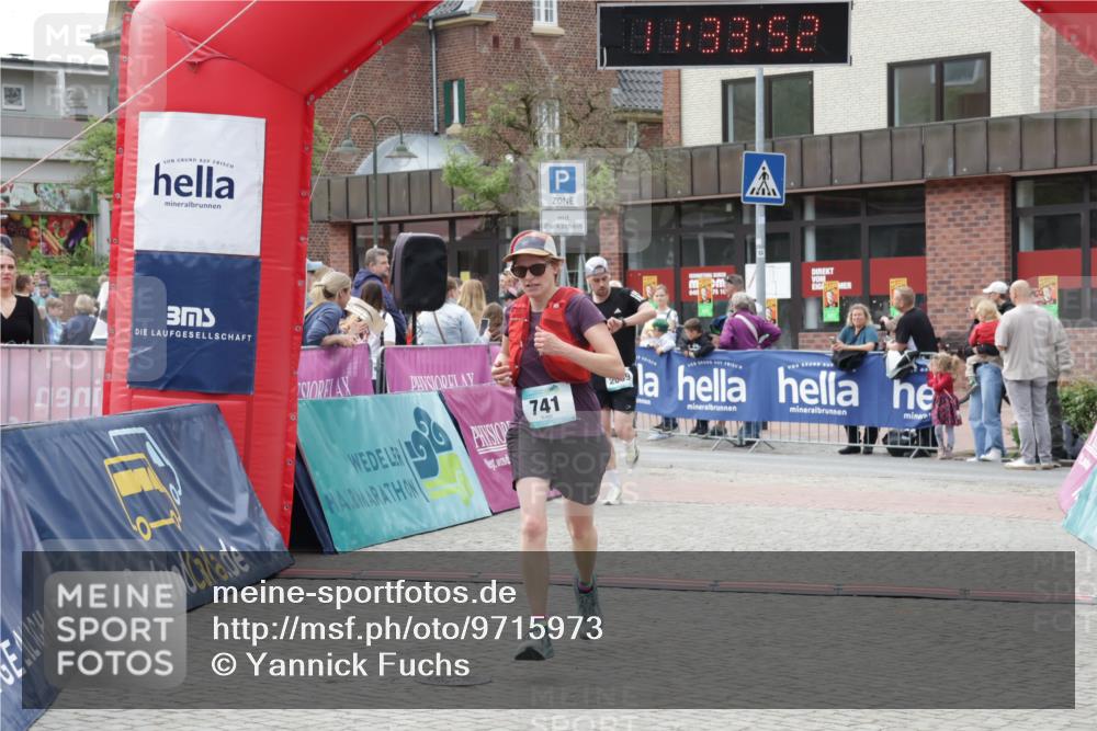 10.05.2026 - 8. Wedeler Halbmarathon Yannick Fuchs http://msf.ph/oto/9715973 10.05.2026 11:33:50 Ziel 141, 741, 2099 meine-sportfotos.de