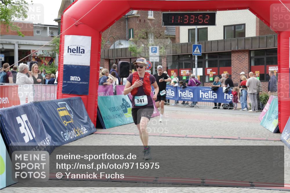 10.05.2026 - 8. Wedeler Halbmarathon Yannick Fuchs http://msf.ph/oto/9715975 10.05.2026 11:33:50 Ziel 141, 741, 2099 meine-sportfotos.de