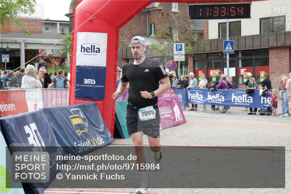 10.05.2026 - 8. Wedeler Halbmarathon Yannick Fuchs http://msf.ph/oto/9715984 10.05.2026 11:33:53 Ziel 741, 2099 meine-sportfotos.de