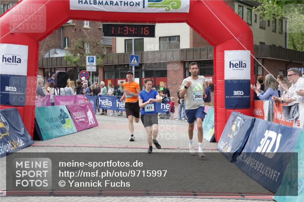 10.05.2026 - 8. Wedeler Halbmarathon Yannick Fuchs http://msf.ph/oto/9715997 10.05.2026 11:34:14 Ziel 471, 876, 913, 2003, 2029 meine-sportfotos.de