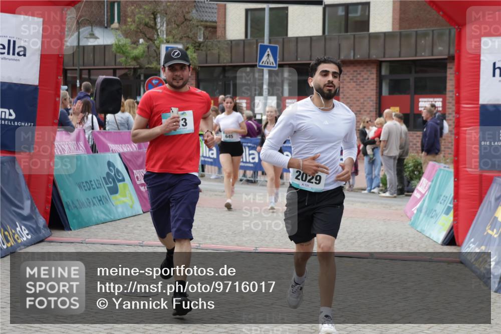10.05.2026 - 8. Wedeler Halbmarathon Yannick Fuchs http://msf.ph/oto/9716017 10.05.2026 11:34:19 Ziel 471, 645, 651, 876, 913, 2003, 2029, 2070 meine-sportfotos.de