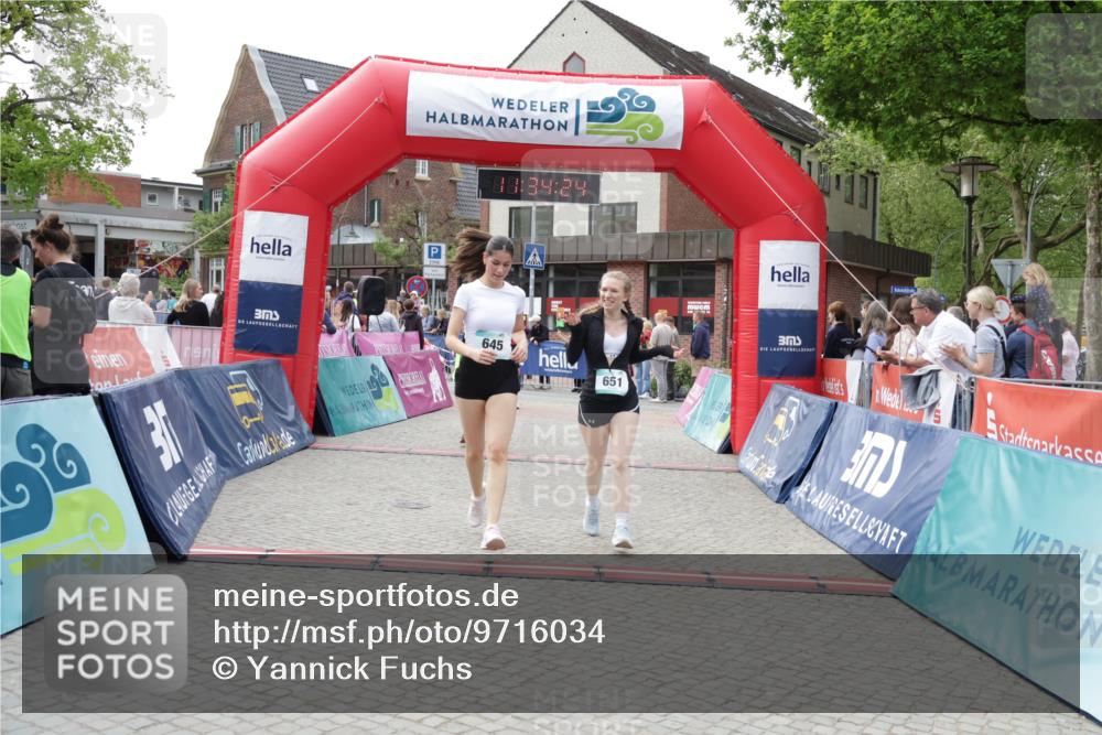 10.05.2026 - 8. Wedeler Halbmarathon Yannick Fuchs http://msf.ph/oto/9716034 10.05.2026 11:34:23 Ziel 179, 645, 651, 913, 2029, 2070, 2162 meine-sportfotos.de