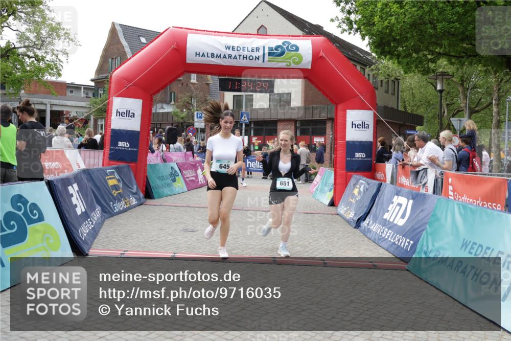 10.05.2026 - 8. Wedeler Halbmarathon Yannick Fuchs http://msf.ph/oto/9716035 10.05.2026 11:34:23 Ziel 179, 645, 651, 913, 2029, 2070, 2162 meine-sportfotos.de
