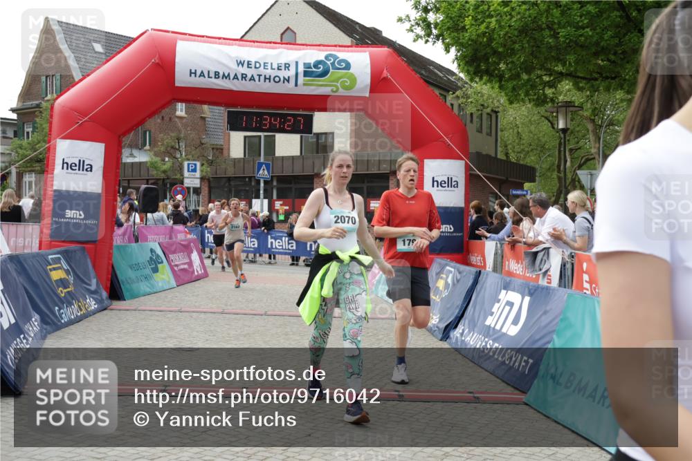 10.05.2026 - 8. Wedeler Halbmarathon Yannick Fuchs http://msf.ph/oto/9716042 10.05.2026 11:34:26 Ziel 179, 645, 651, 807, 992, 993, 2070, 2162 meine-sportfotos.de