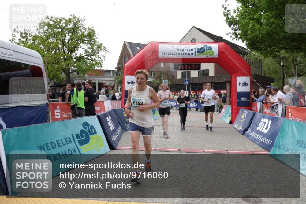 10.05.2026 - 8. Wedeler Halbmarathon Yannick Fuchs http://msf.ph/oto/9716060 10.05.2026 11:34:29 Ziel 179, 807, 992, 993, 2070, 2162 meine-sportfotos.de