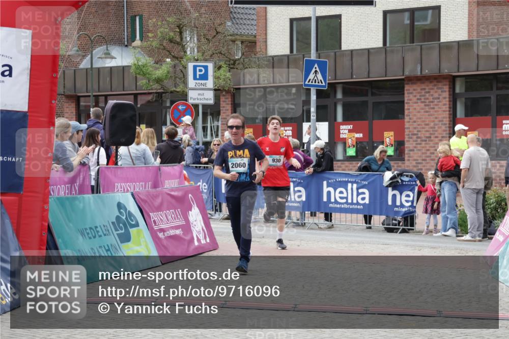 10.05.2026 - 8. Wedeler Halbmarathon Yannick Fuchs http://msf.ph/oto/9716096 10.05.2026 11:34:44 Ziel 930, 2060 meine-sportfotos.de