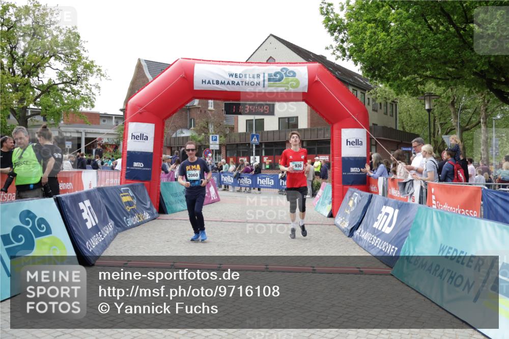 10.05.2026 - 8. Wedeler Halbmarathon Yannick Fuchs http://msf.ph/oto/9716108 10.05.2026 11:34:47 Ziel 930, 2060, 2065, 2098 meine-sportfotos.de
