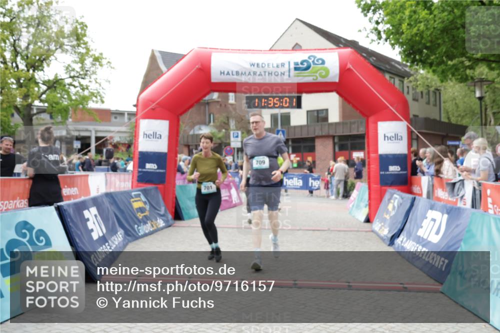 10.05.2026 - 8. Wedeler Halbmarathon Yannick Fuchs http://msf.ph/oto/9716157 10.05.2026 11:34:59 Ziel 440, 673, 701, 709, 814, 846, 847 meine-sportfotos.de
