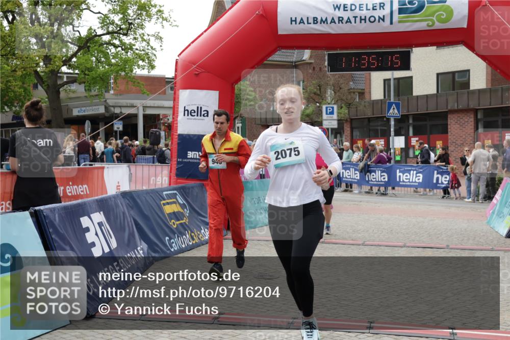 10.05.2026 - 8. Wedeler Halbmarathon Yannick Fuchs http://msf.ph/oto/9716204 10.05.2026 11:35:13 Ziel 44, 949, 2075 meine-sportfotos.de