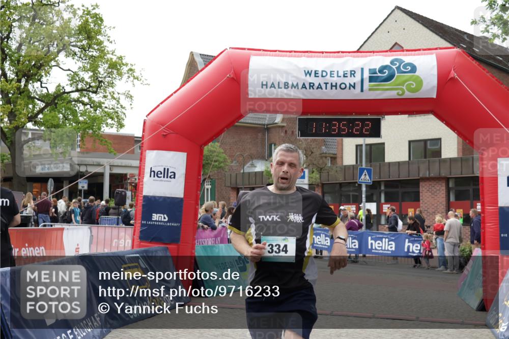 10.05.2026 - 8. Wedeler Halbmarathon Yannick Fuchs http://msf.ph/oto/9716233 10.05.2026 11:35:20 Ziel 44, 334, 599 meine-sportfotos.de