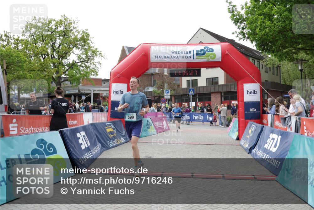 10.05.2026 - 8. Wedeler Halbmarathon Yannick Fuchs http://msf.ph/oto/9716246 10.05.2026 11:35:26 Ziel 599, 971, 2160 meine-sportfotos.de