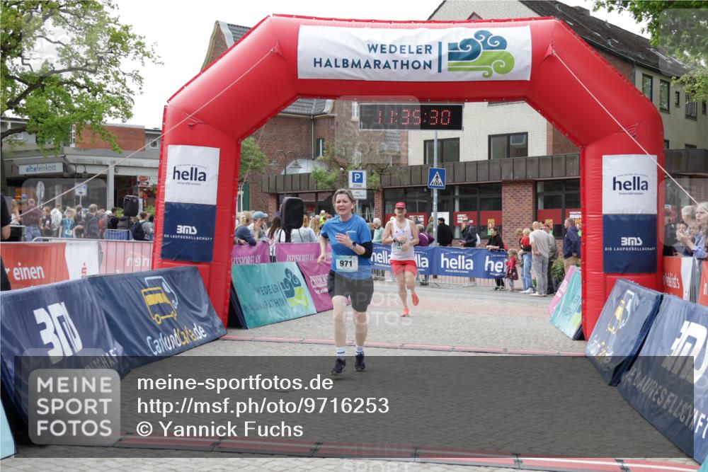 10.05.2026 - 8. Wedeler Halbmarathon Yannick Fuchs http://msf.ph/oto/9716253 10.05.2026 11:35:29 Ziel 599, 785, 971, 2160 meine-sportfotos.de
