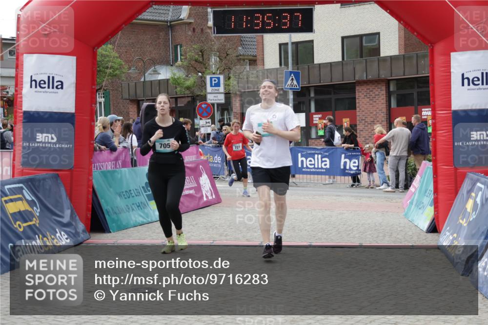 10.05.2026 - 8. Wedeler Halbmarathon Yannick Fuchs http://msf.ph/oto/9716283 10.05.2026 11:35:35 Ziel 705, 706, 727, 785, 2160 meine-sportfotos.de