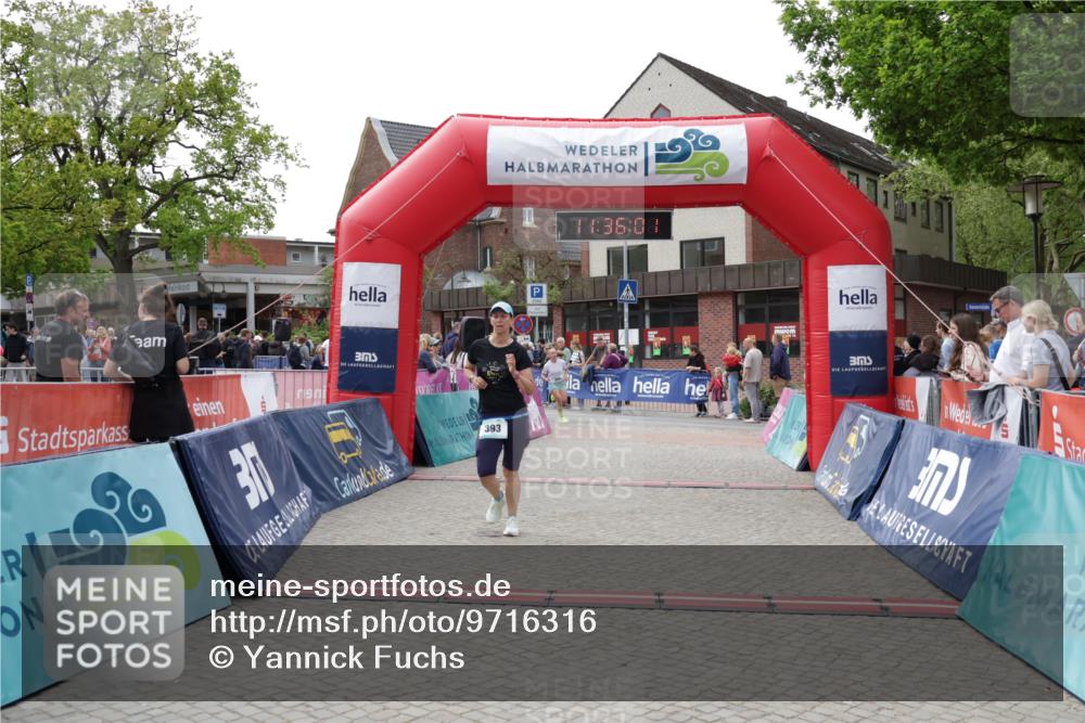 10.05.2026 - 8. Wedeler Halbmarathon Yannick Fuchs http://msf.ph/oto/9716316 10.05.2026 11:36:00 Ziel 393, 898 meine-sportfotos.de