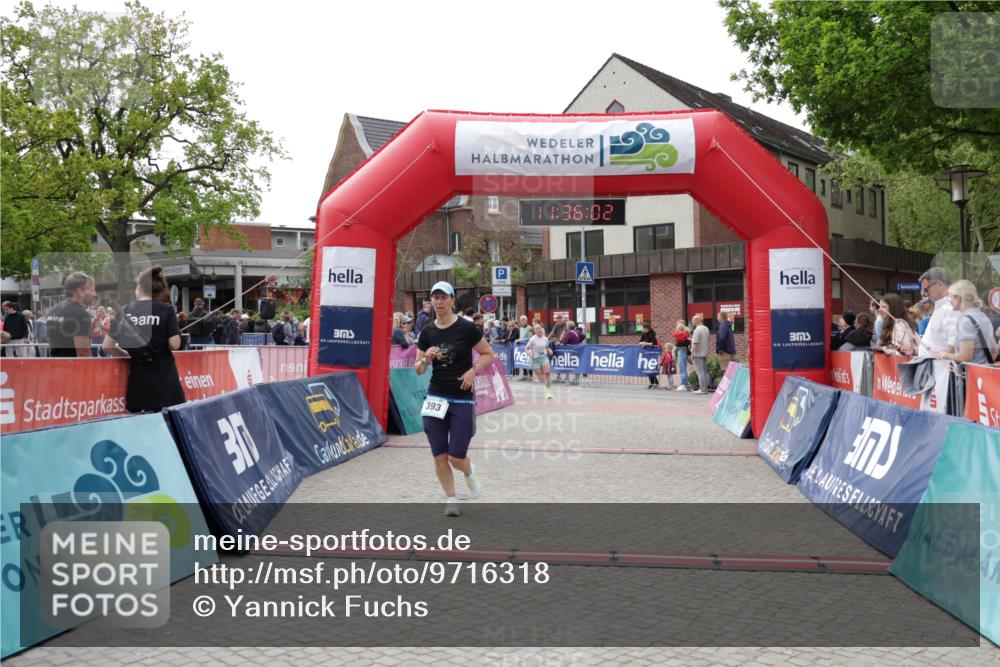 10.05.2026 - 8. Wedeler Halbmarathon Yannick Fuchs http://msf.ph/oto/9716318 10.05.2026 11:36:00 Ziel 393, 898 meine-sportfotos.de