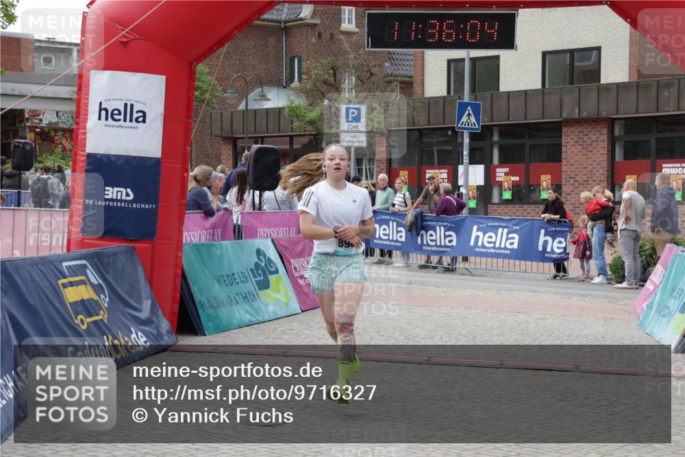 10.05.2026 - 8. Wedeler Halbmarathon Yannick Fuchs http://msf.ph/oto/9716327 10.05.2026 11:36:03 Ziel 393, 898 meine-sportfotos.de
