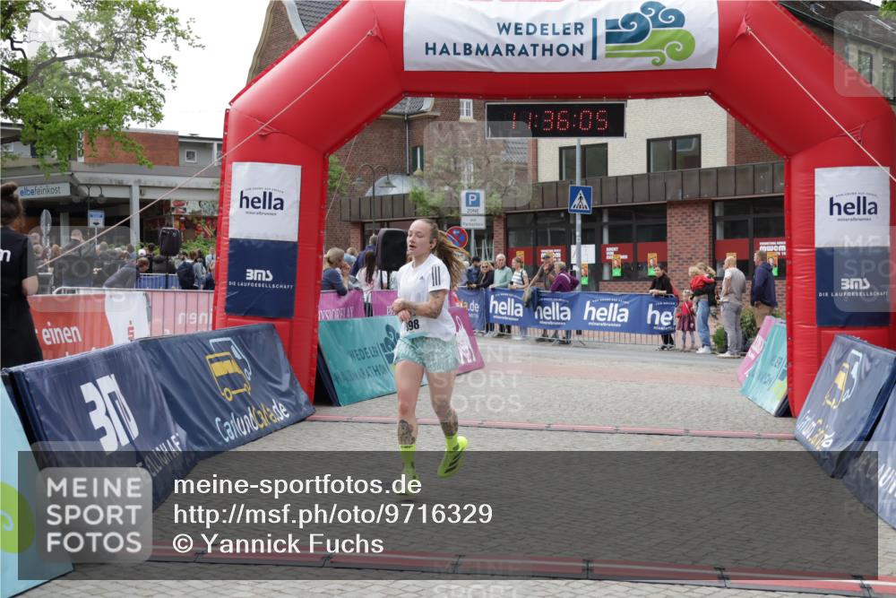 10.05.2026 - 8. Wedeler Halbmarathon Yannick Fuchs http://msf.ph/oto/9716329 10.05.2026 11:36:03 Ziel 393, 898 meine-sportfotos.de